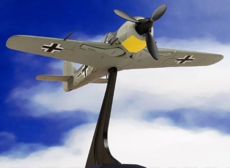 Amazon.co.jp: ドラゴン 1/72 Fw190A-5 ブラック13 JG26
